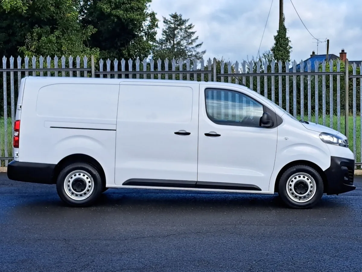 Opel Vivaro KOMFORT L2H1 1.5TD 100BHP - Image 3