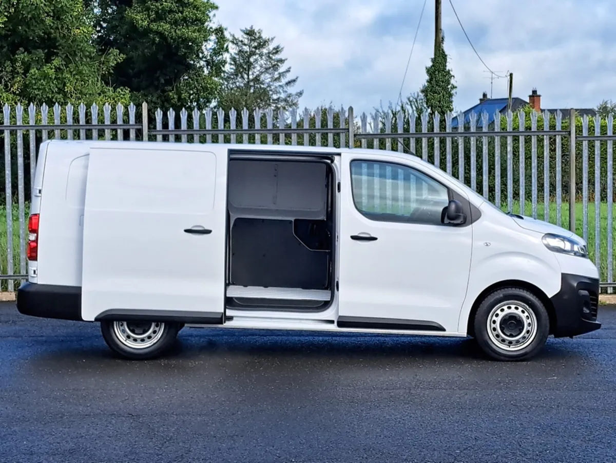 Opel Vivaro KOMFORT L2H1 1.5TD 100BHP - Image 4