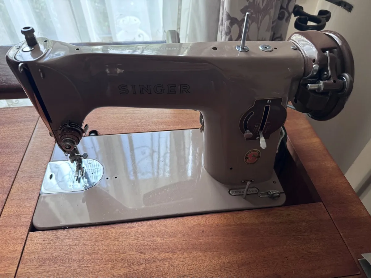 Sewing machine - Image 4