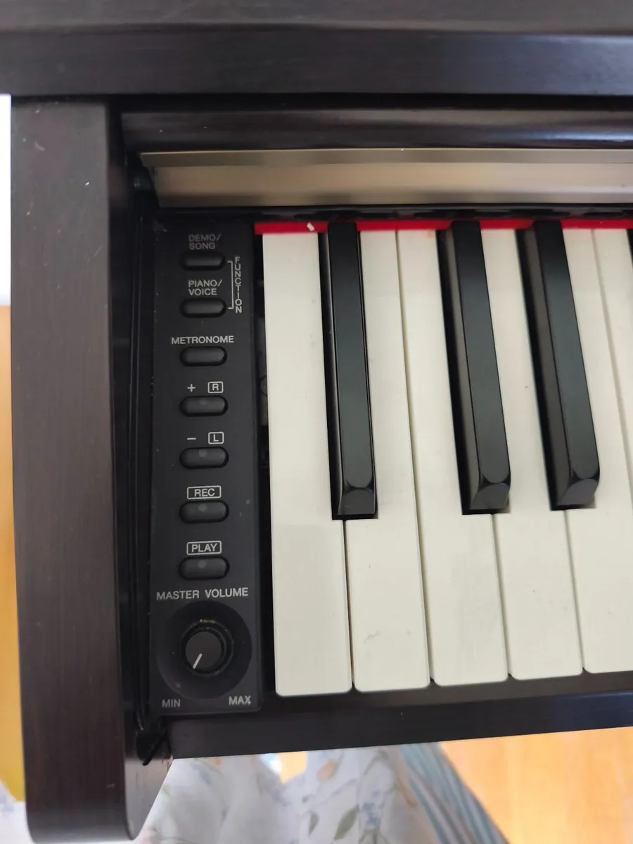 Piano Yamaha Arius YDP-161 - Image 1
