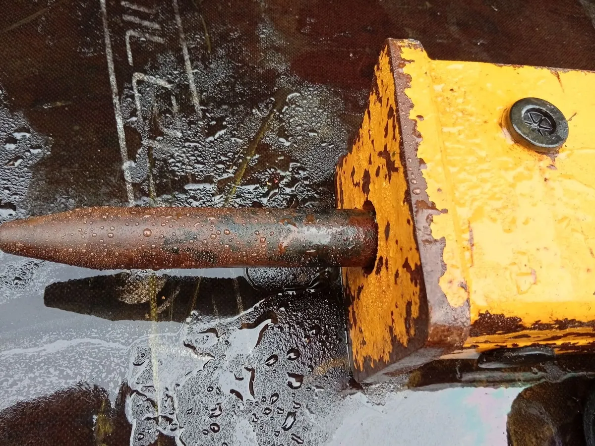 Toft 400 hydraulic breaker - Image 2