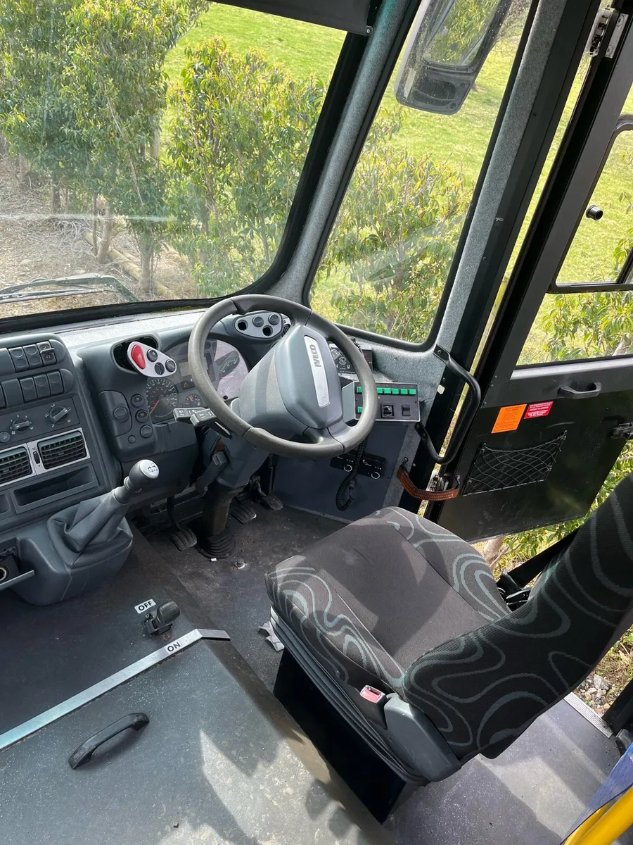 Bus for breaking - Image 4
