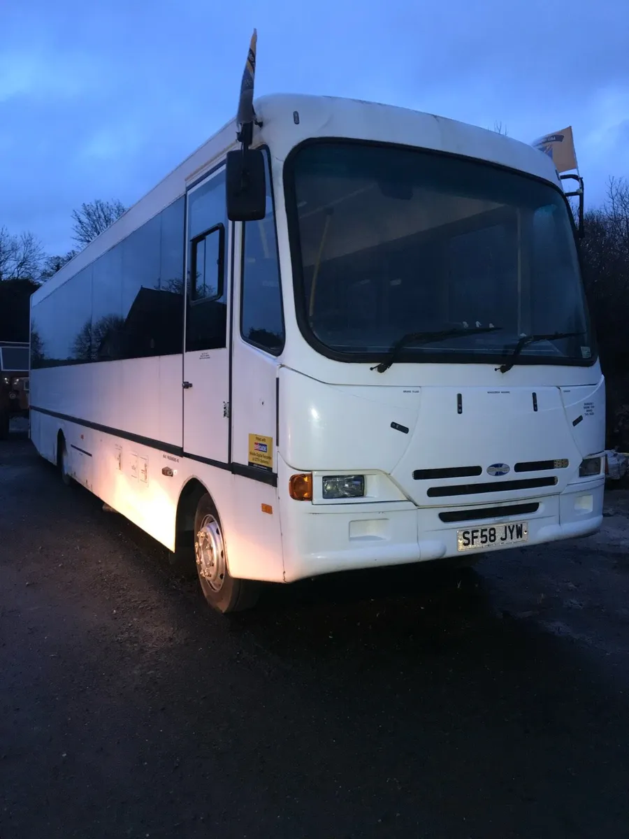 Bus for breaking - Image 1
