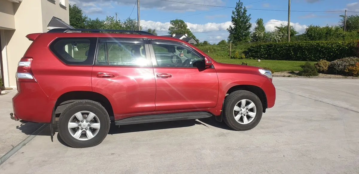 Red Toyota Land Cruiser 2015 Automatic LWB - Image 2