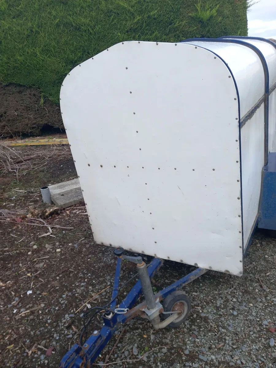Trailer - Image 2