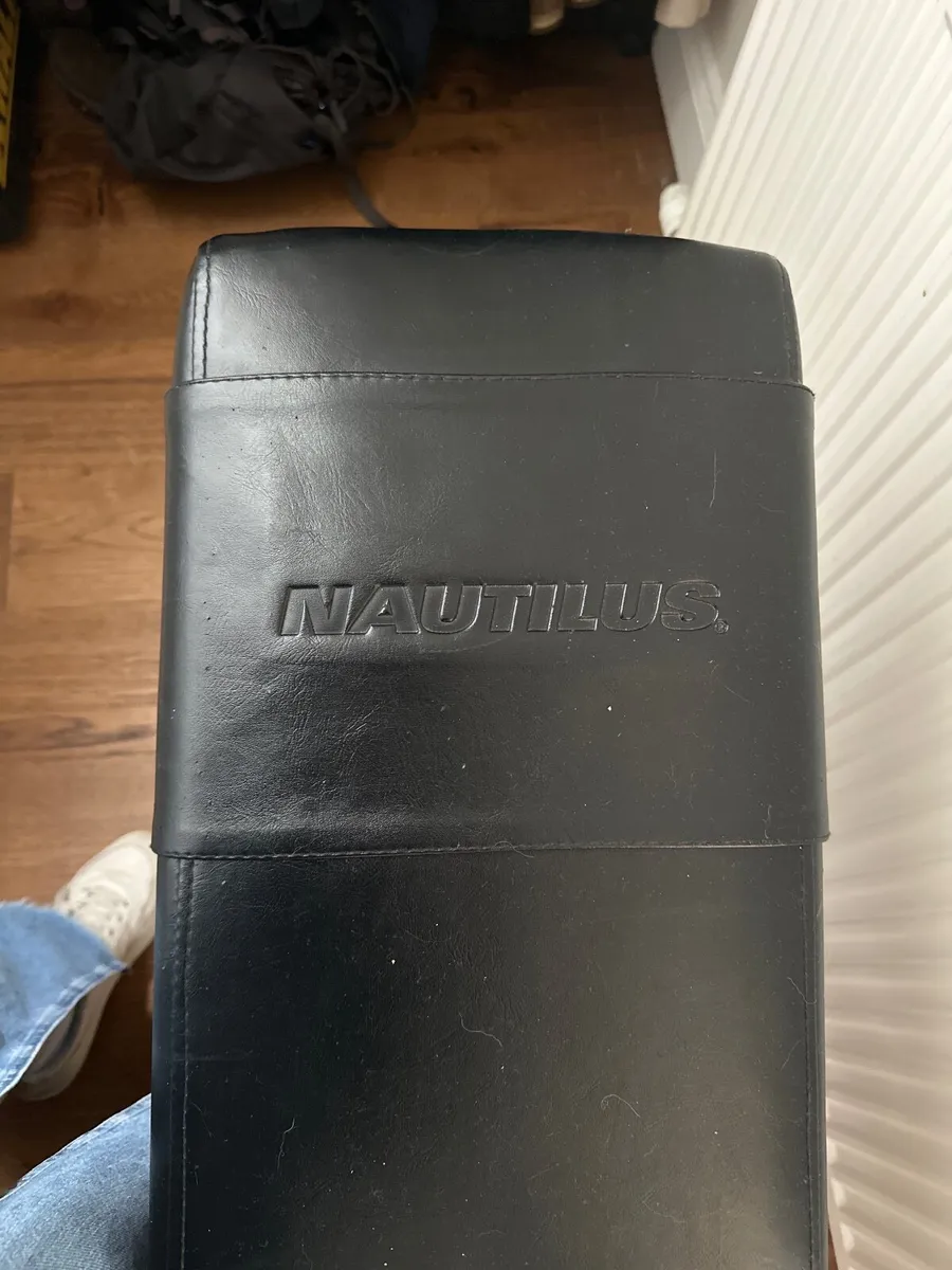 Nautilus adjustable Weight bench - Image 2