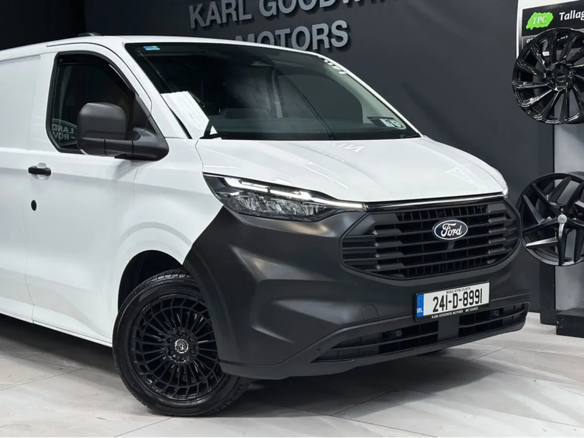 FORD 300L CUSTOM 2.0 TDi 2024 - Image 2