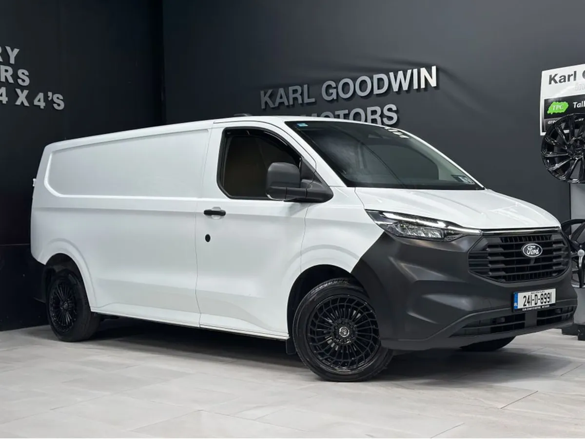 FORD 300L CUSTOM 2.0 TDi 2024 - Image 1