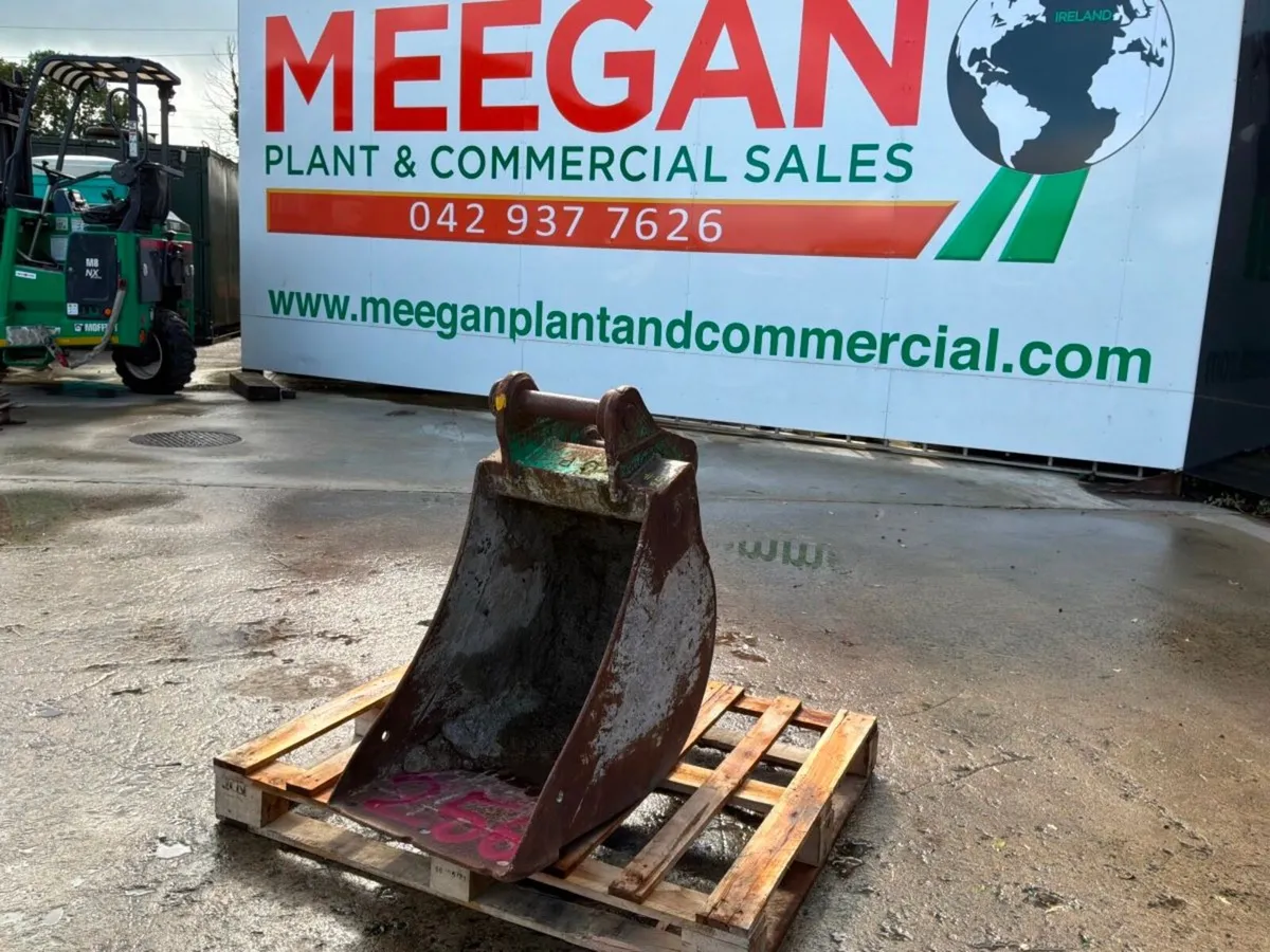 18" gummy digging bucket....50mm pins........256kp - Image 2