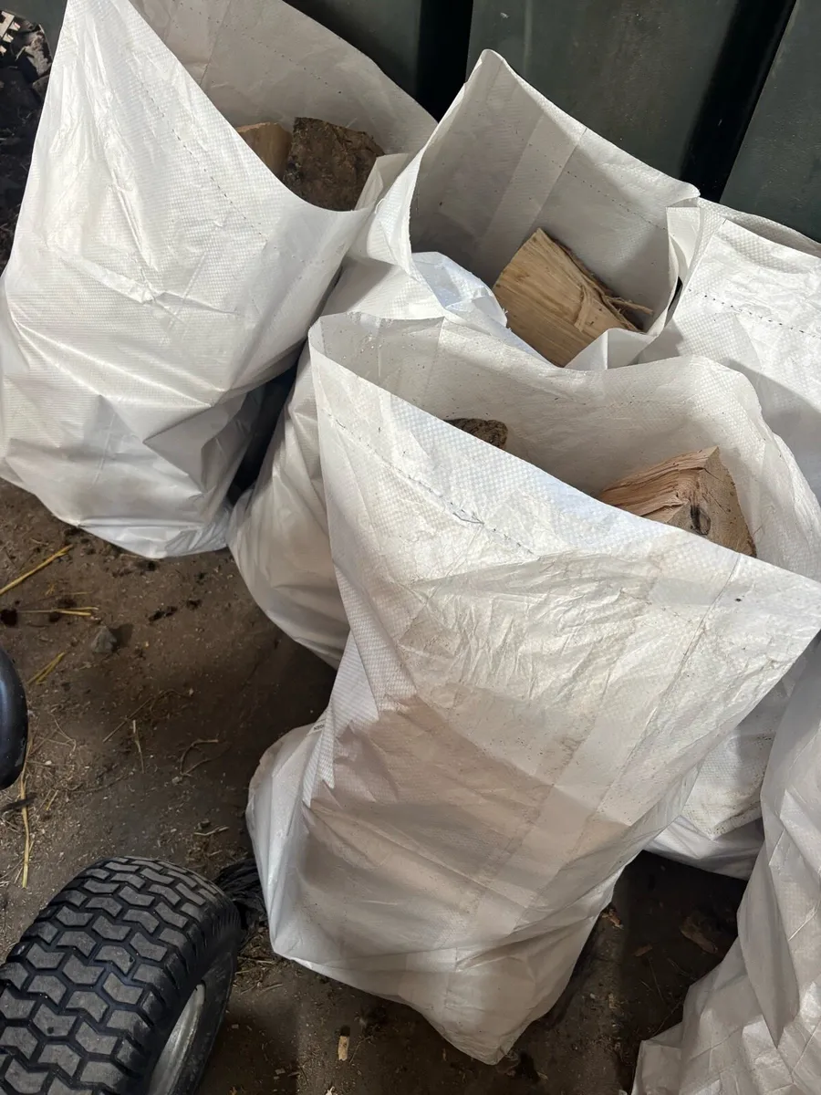 Bags of timber - Image 4