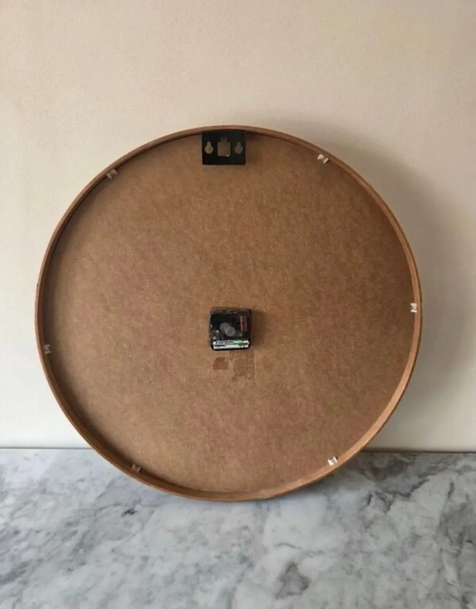 Jones Large 53cm Minimalist Wall Clock - Image 4