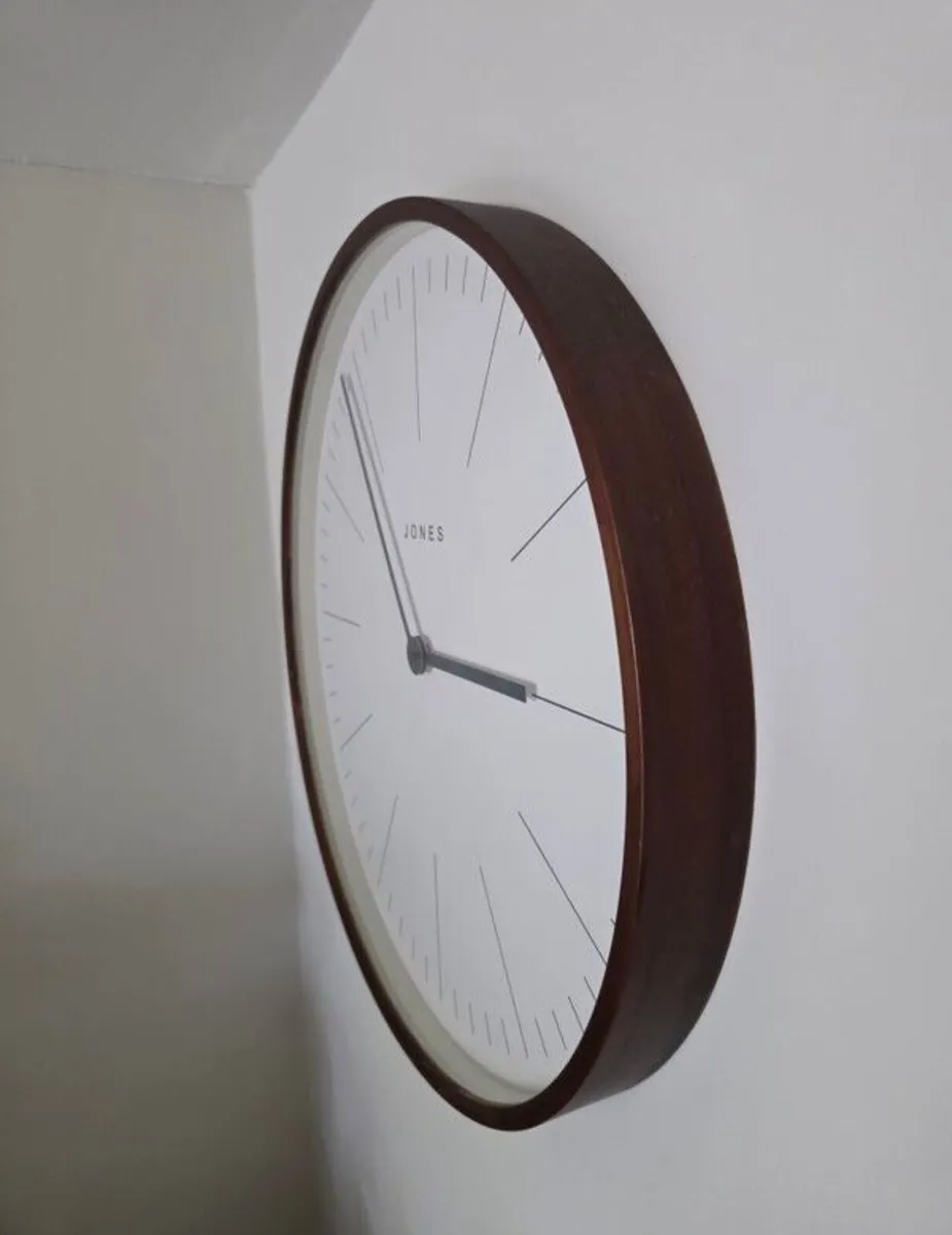 Jones Large 53cm Minimalist Wall Clock - Image 3