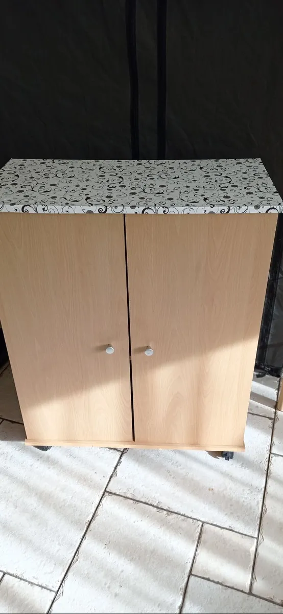 2 Door cabinet 700 x 365 x 870mm - Image 4