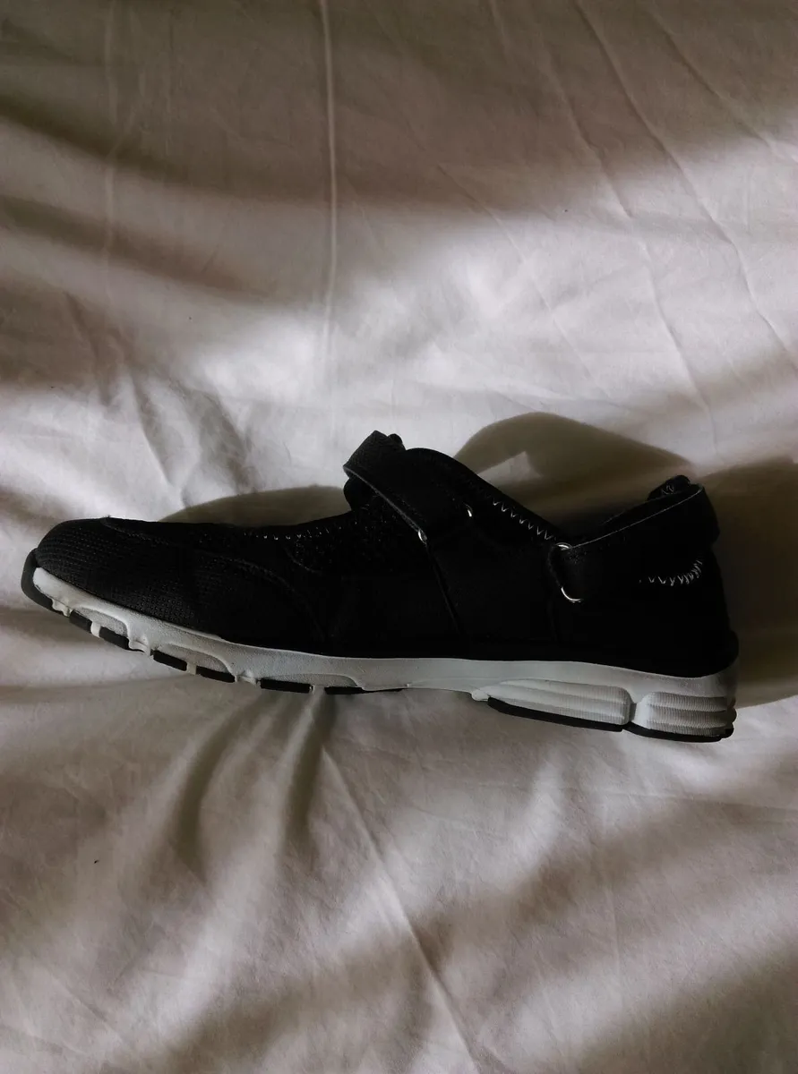 Brand new Swedan Kle Shoes size 40 - Image 4
