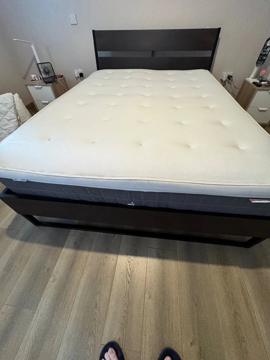 Free kingsize bed frame with mattress and topper- - Image 1