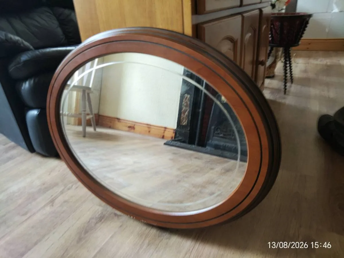Oval mirror - Image 1