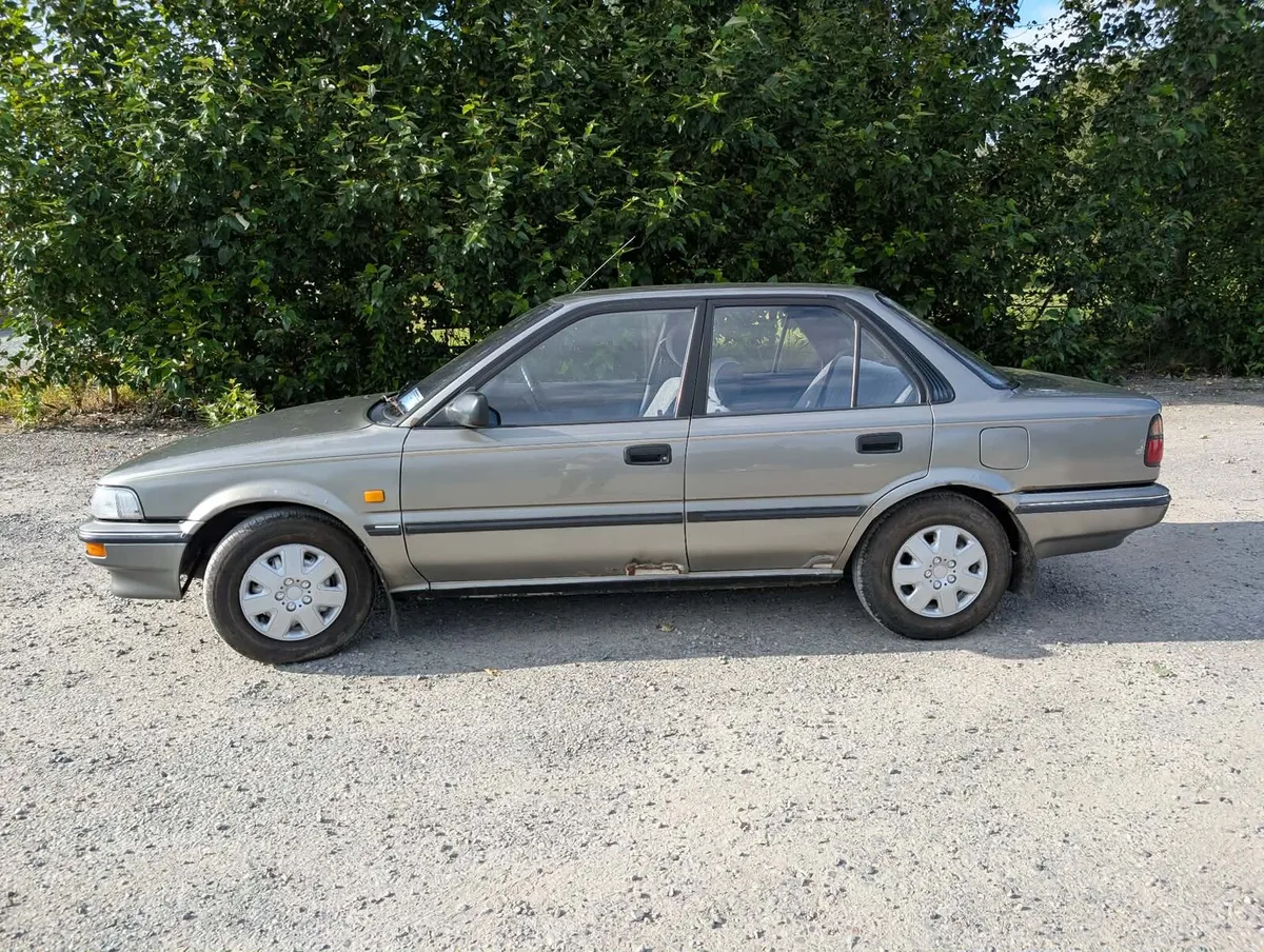 Toyota Corolla 1.3 petrol - Image 3