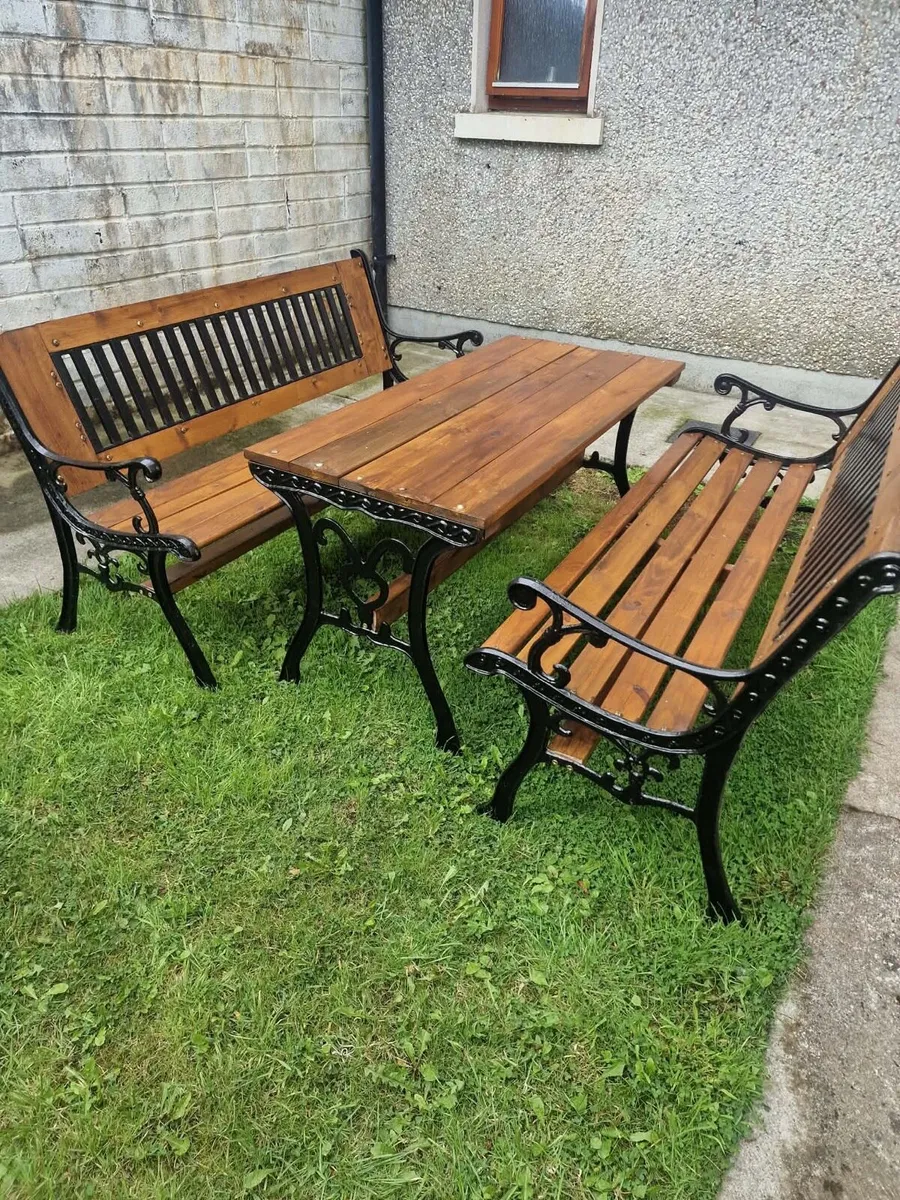 cast iron bench x2 + 1 table - Image 2
