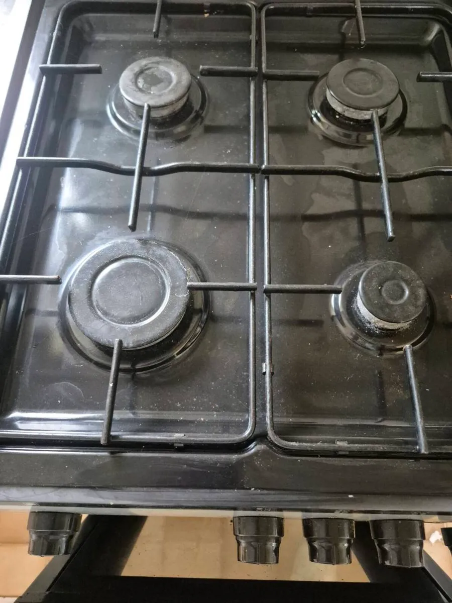 Gas cooker - Image 1