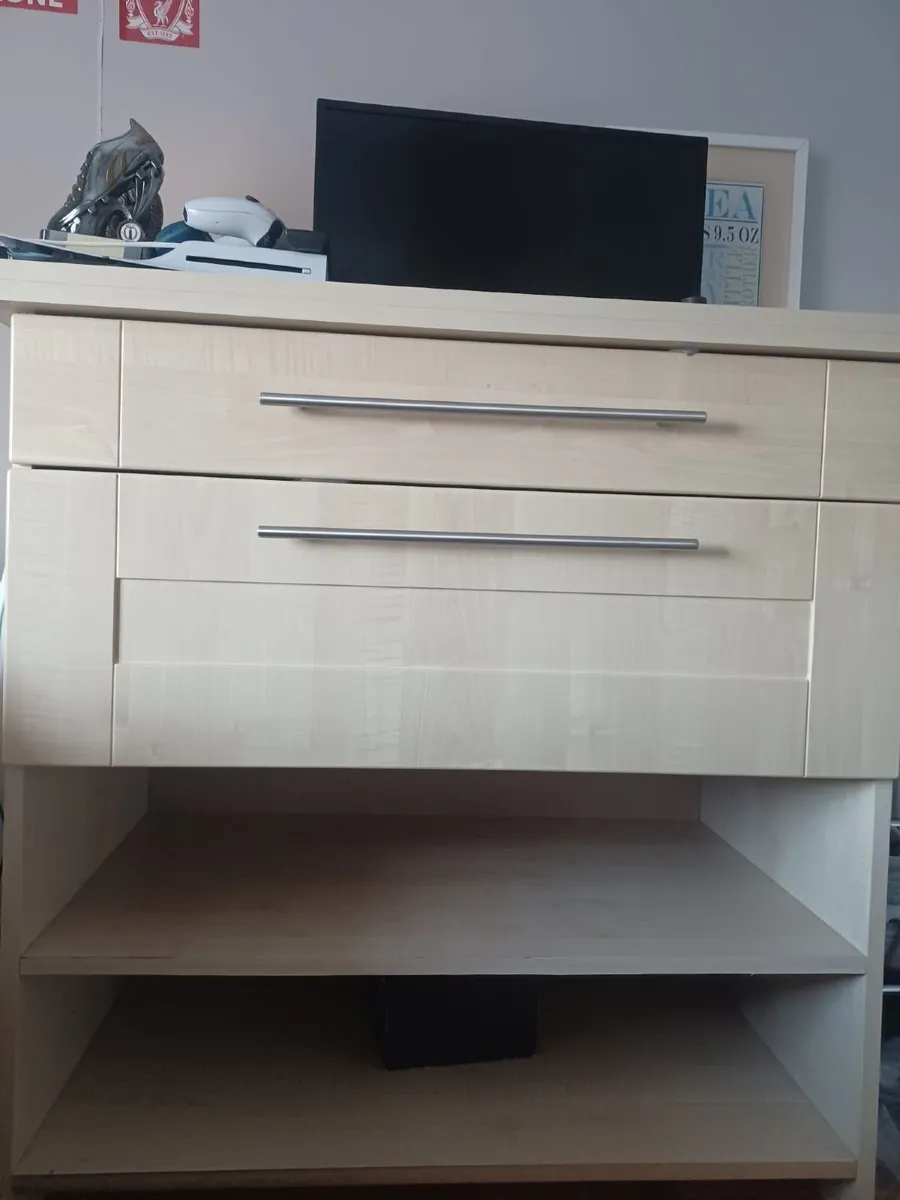 Bed frame & chest of draws - Image 1