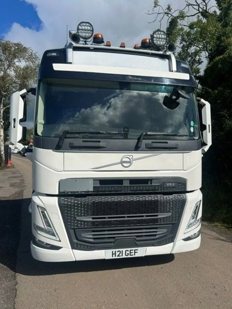 2024 VOLVO FM GLOBETROTTER - Image 3