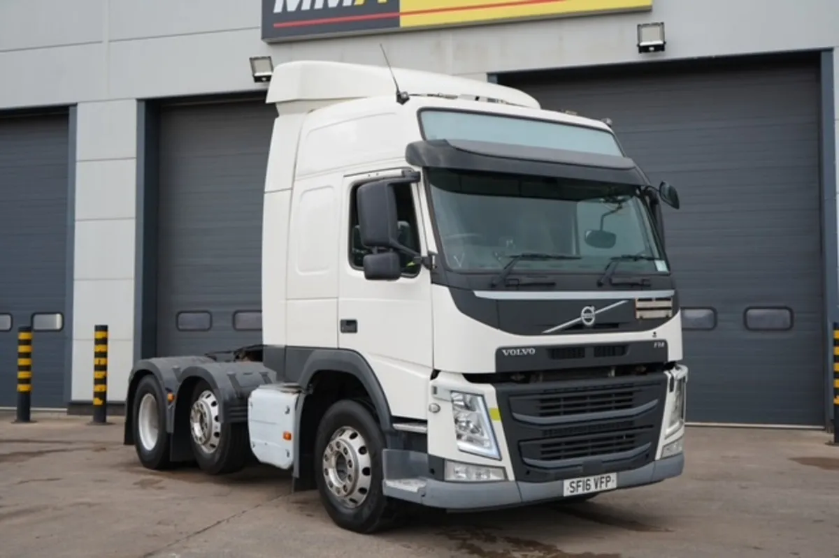 2016 VOLVO FM 450 6X2 GLOBETROTTER WITH HYDRUALICS - Image 1