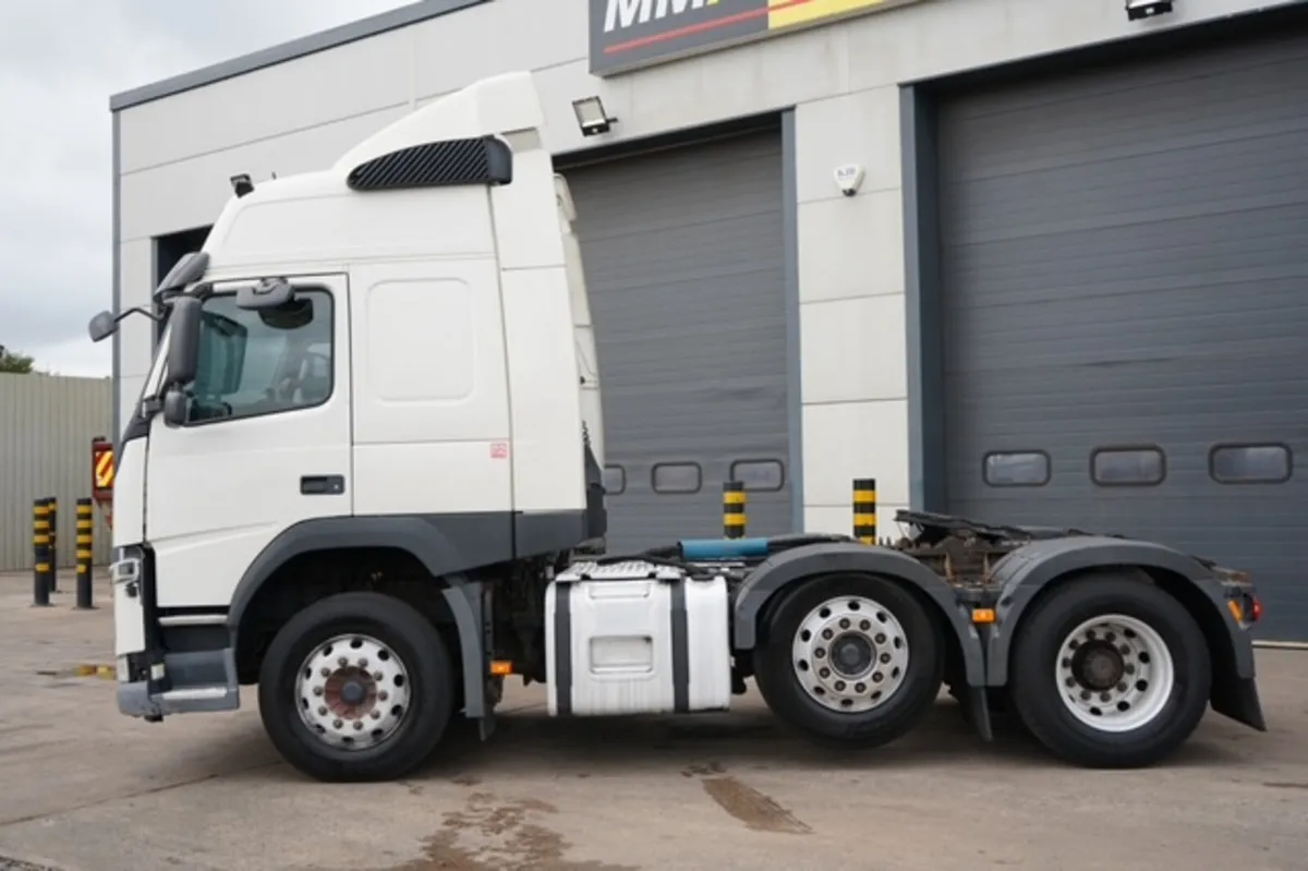 2016 VOLVO FM 450 6X2 GLOBETROTTER WITH HYDRUALICS - Image 4