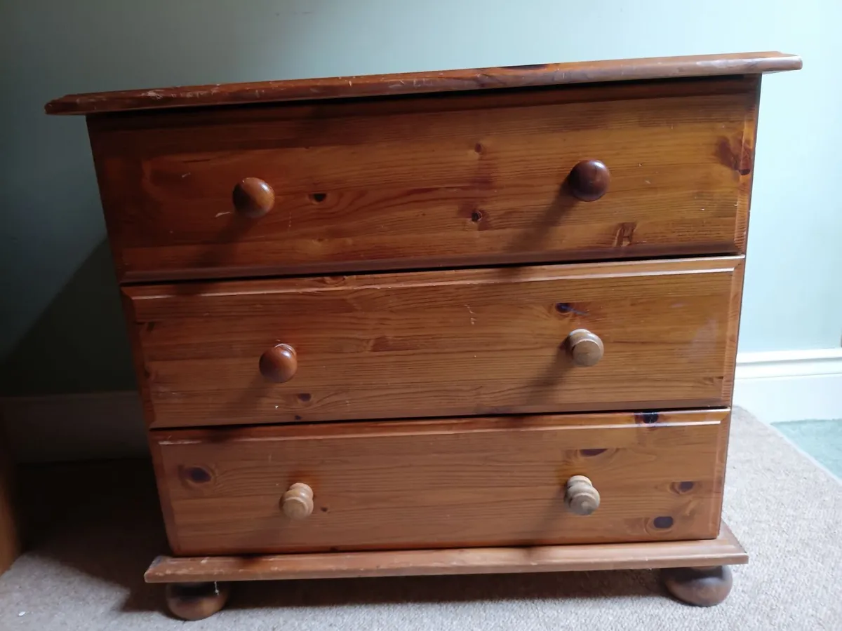 Bedroom furniture - Image 2