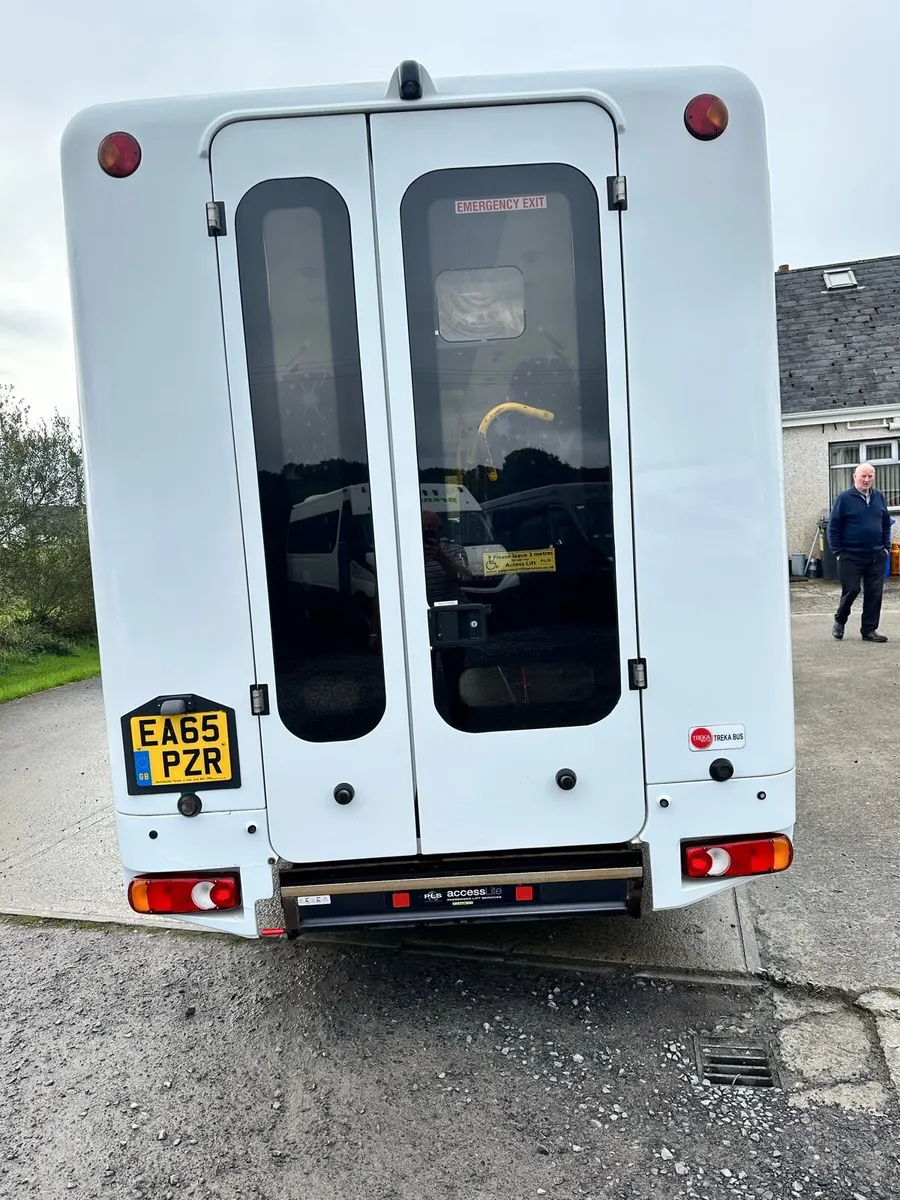 24+ 1 seater Mercedes Sprinter 152 - Image 2