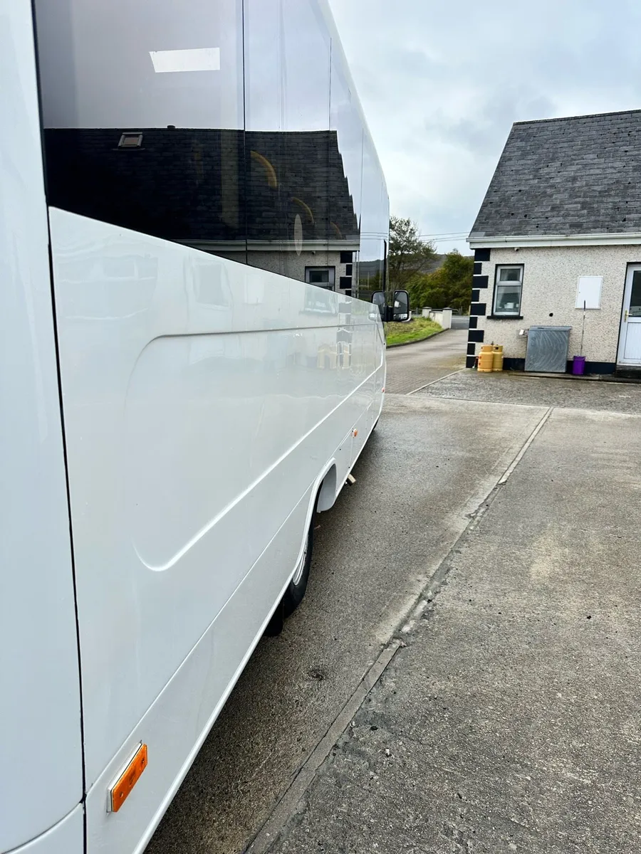 24+ 1 seater Mercedes Sprinter 152 - Image 4