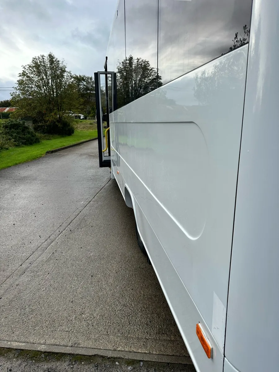24+ 1 seater Mercedes Sprinter 152 - Image 4