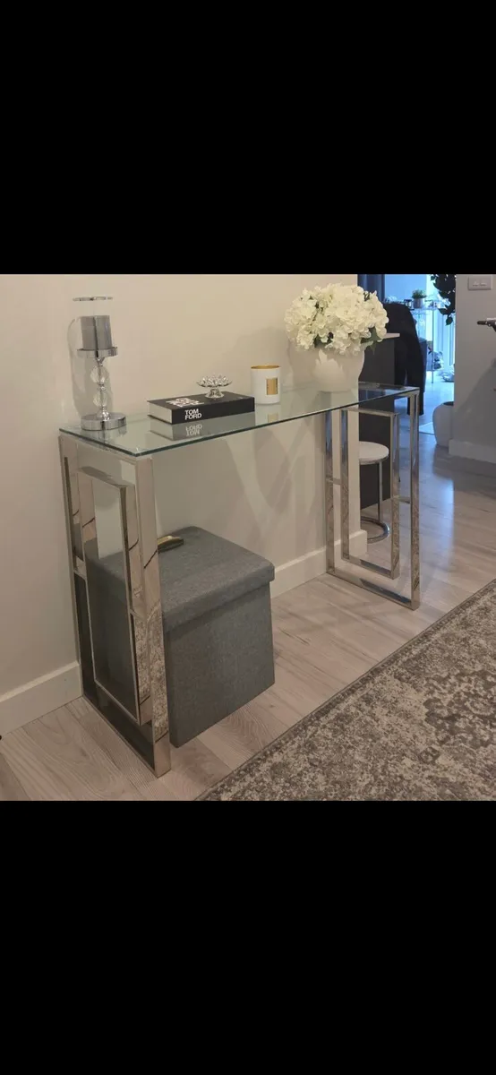 Console table - Image 1