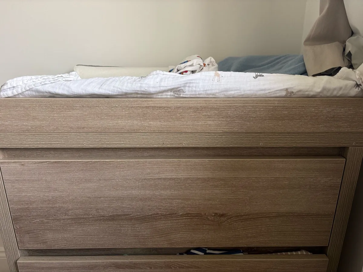 Baby Wardrope - Image 4
