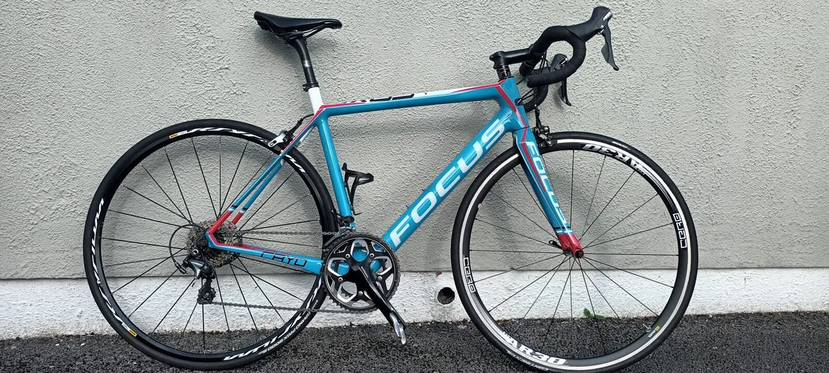 Focus Cayo Carbon Road Bike - Image 1