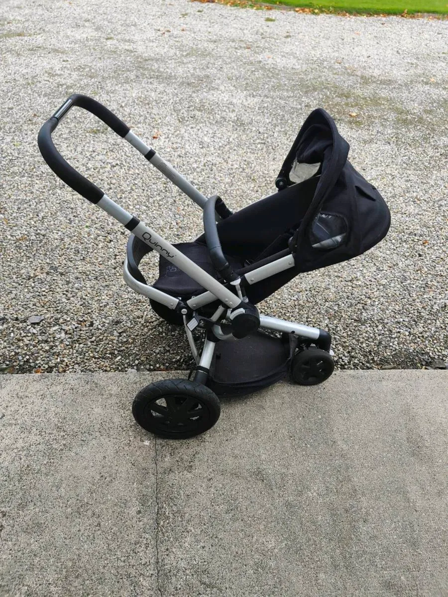 Quinny buzz buggy & Footmuff - Image 2