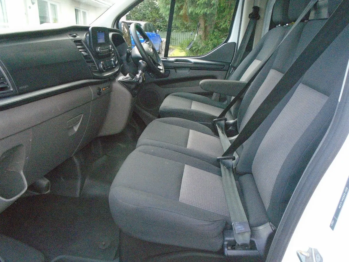 2023 Ford Transit Custom LWB CREWVAN. - Image 4