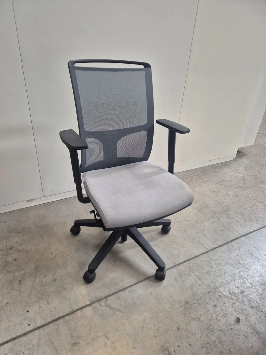 Office chair - Image 4