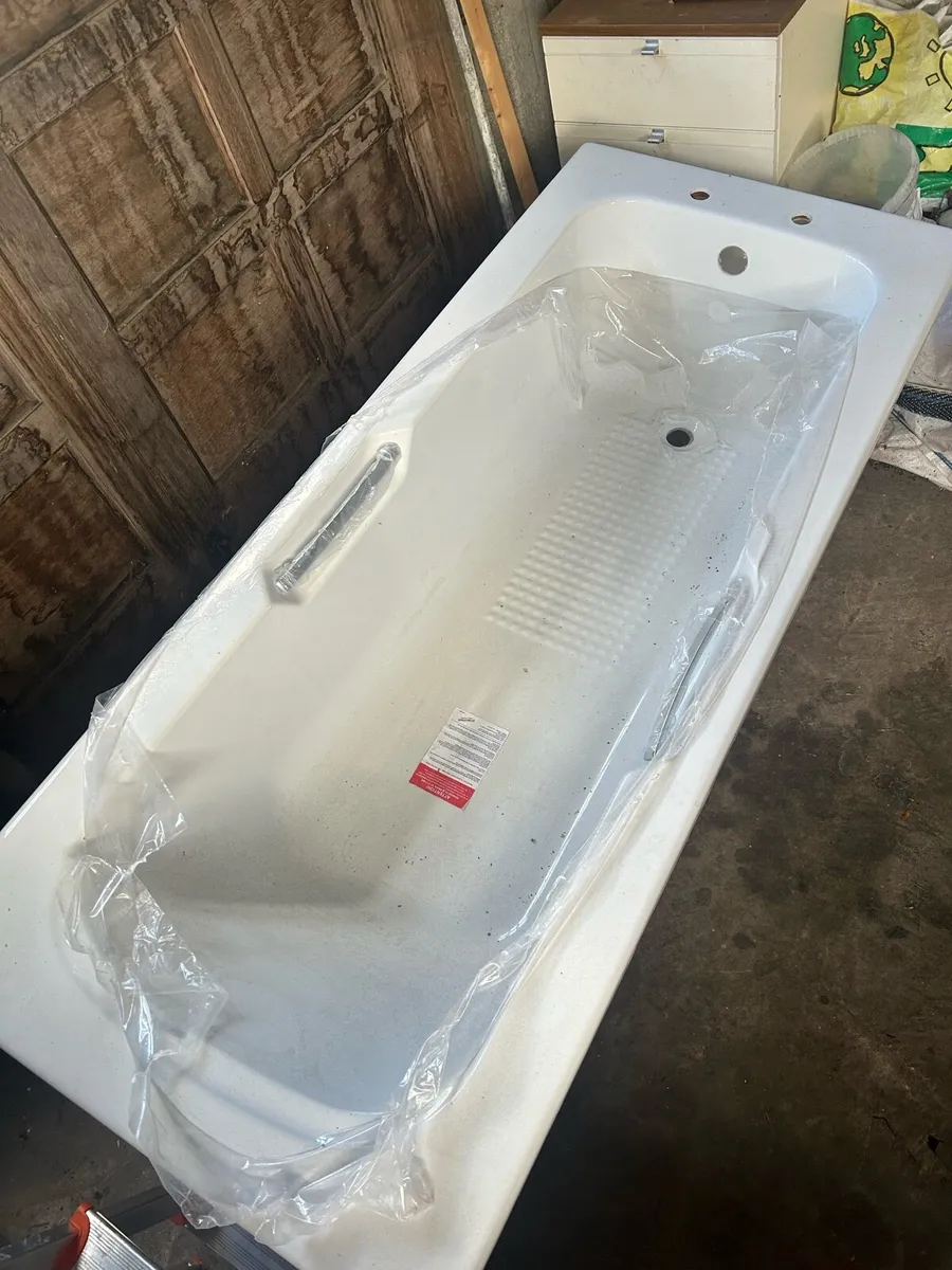 Brand New Bath – Unused – €195 - Image 1
