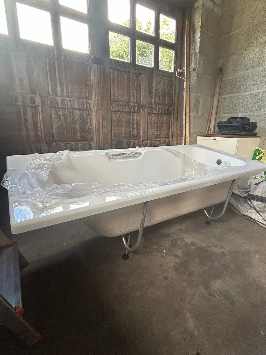 Brand New Bath – Unused – €195 - Image 2