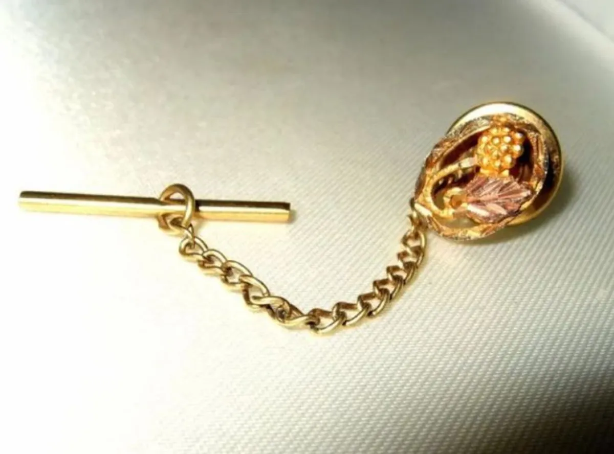 Pristine Vintage Black Hills 10k/12k Gold Tie Pin - Image 4