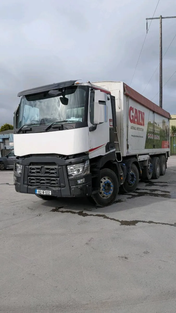 Renault C430 10x4 - Image 1