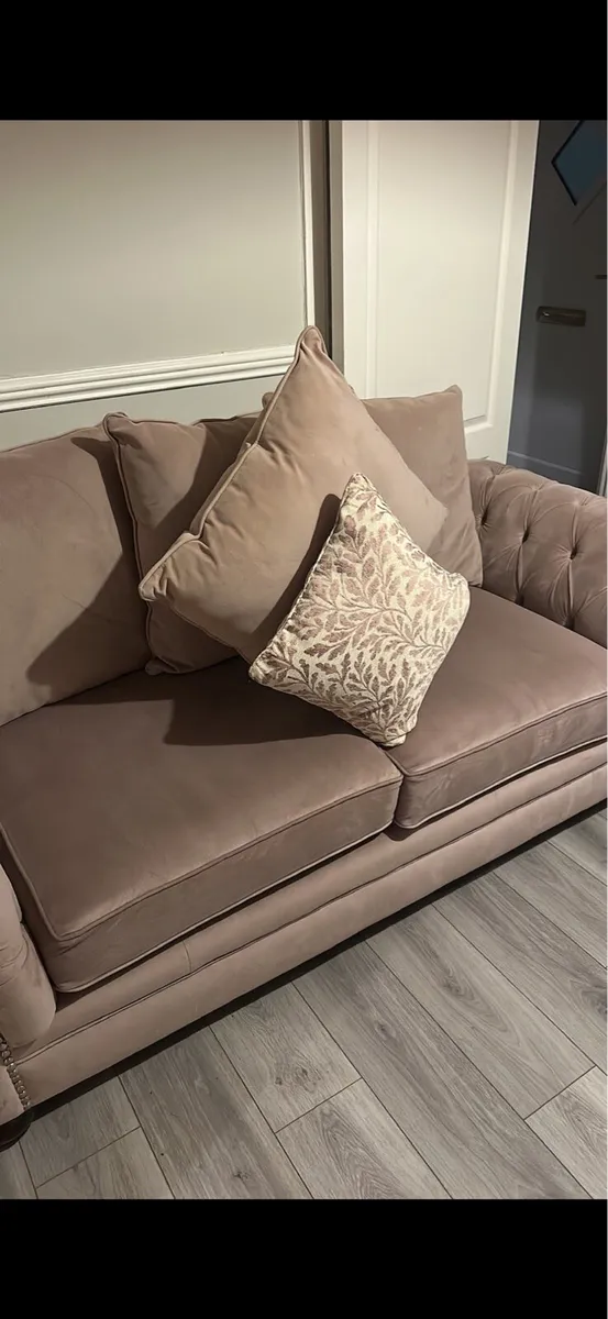 Blush pink sofa - Image 3