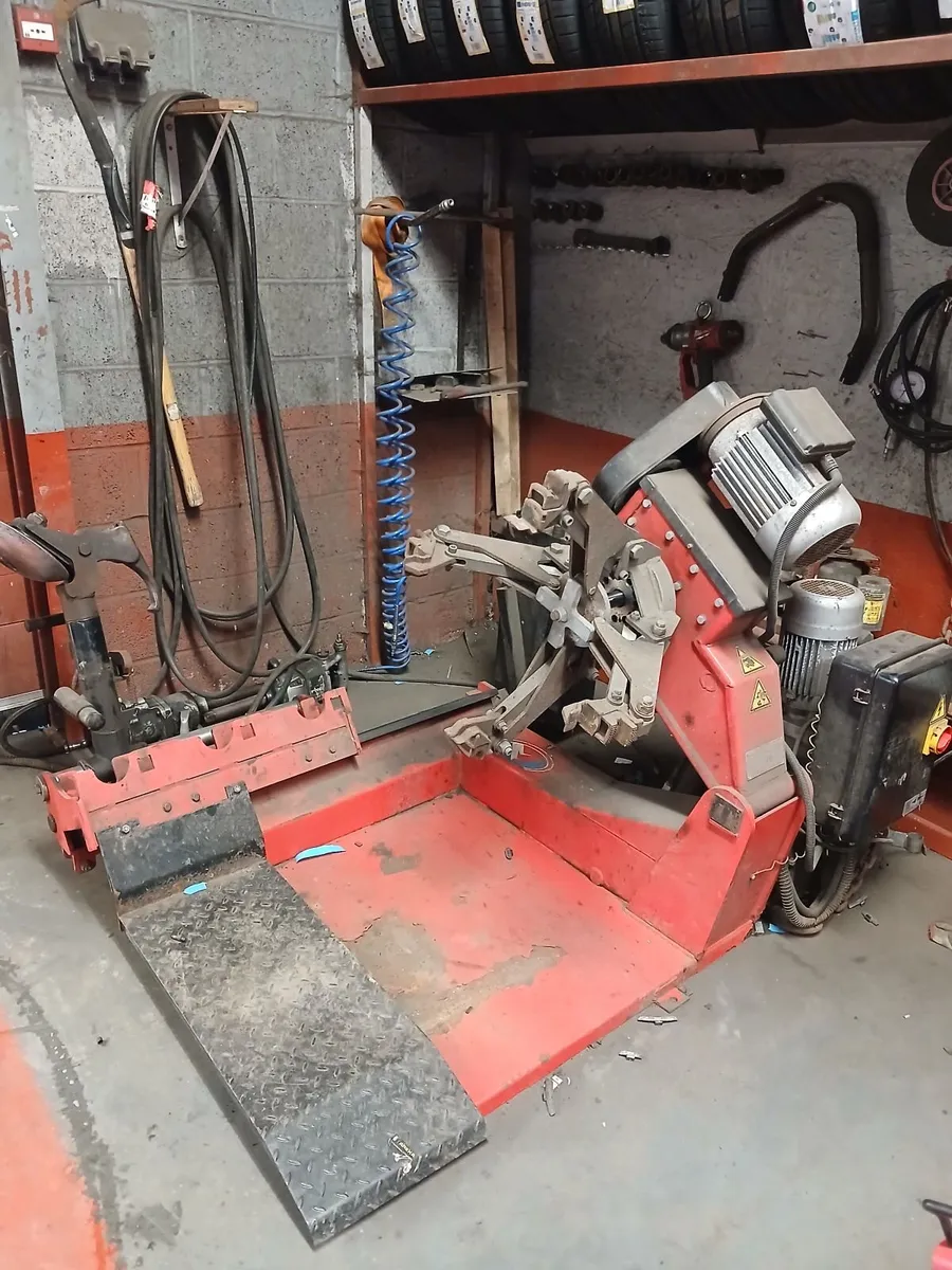Truck/tractor tyre machine - Image 4