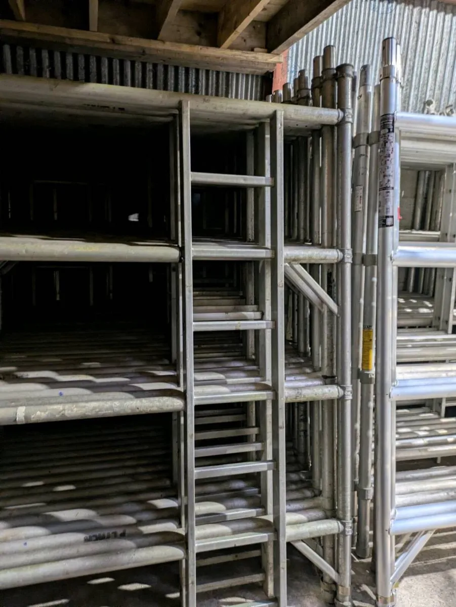 Scaffolding tower - Image 3