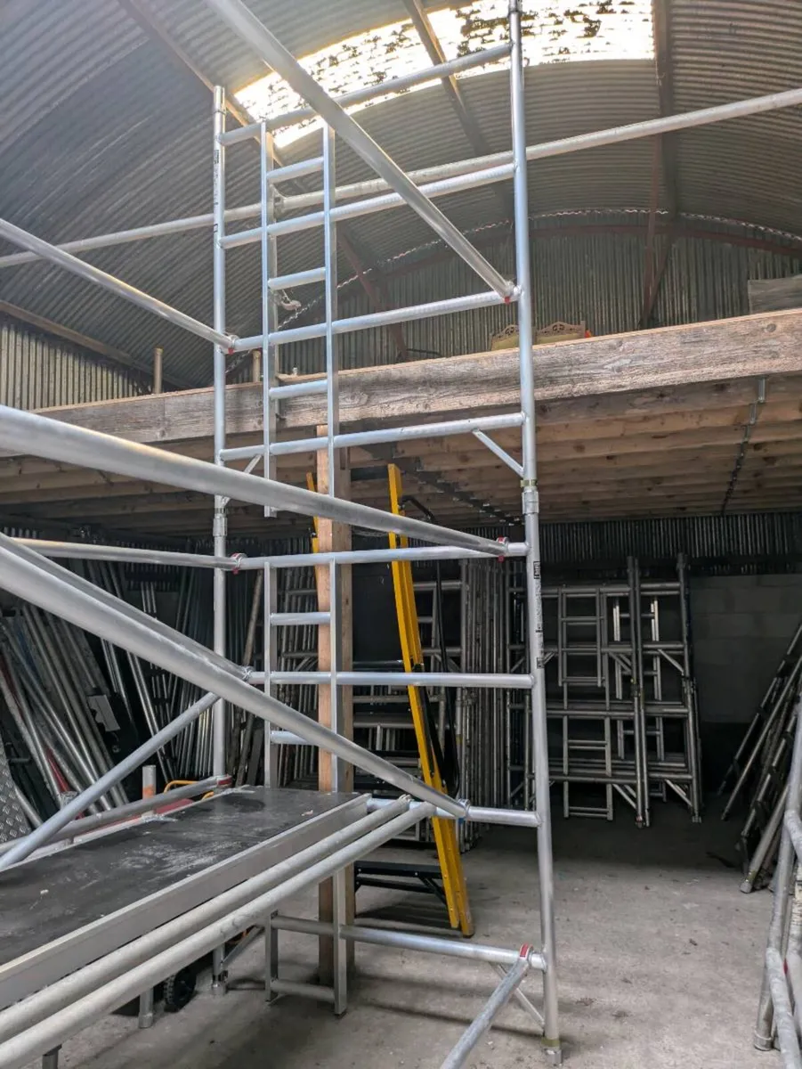 Scaffolding tower - Image 1