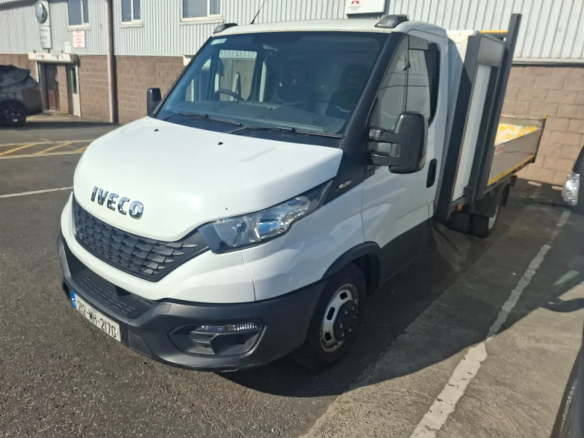 Iveco Daily 3.5ton tipper with toolbox - Image 2