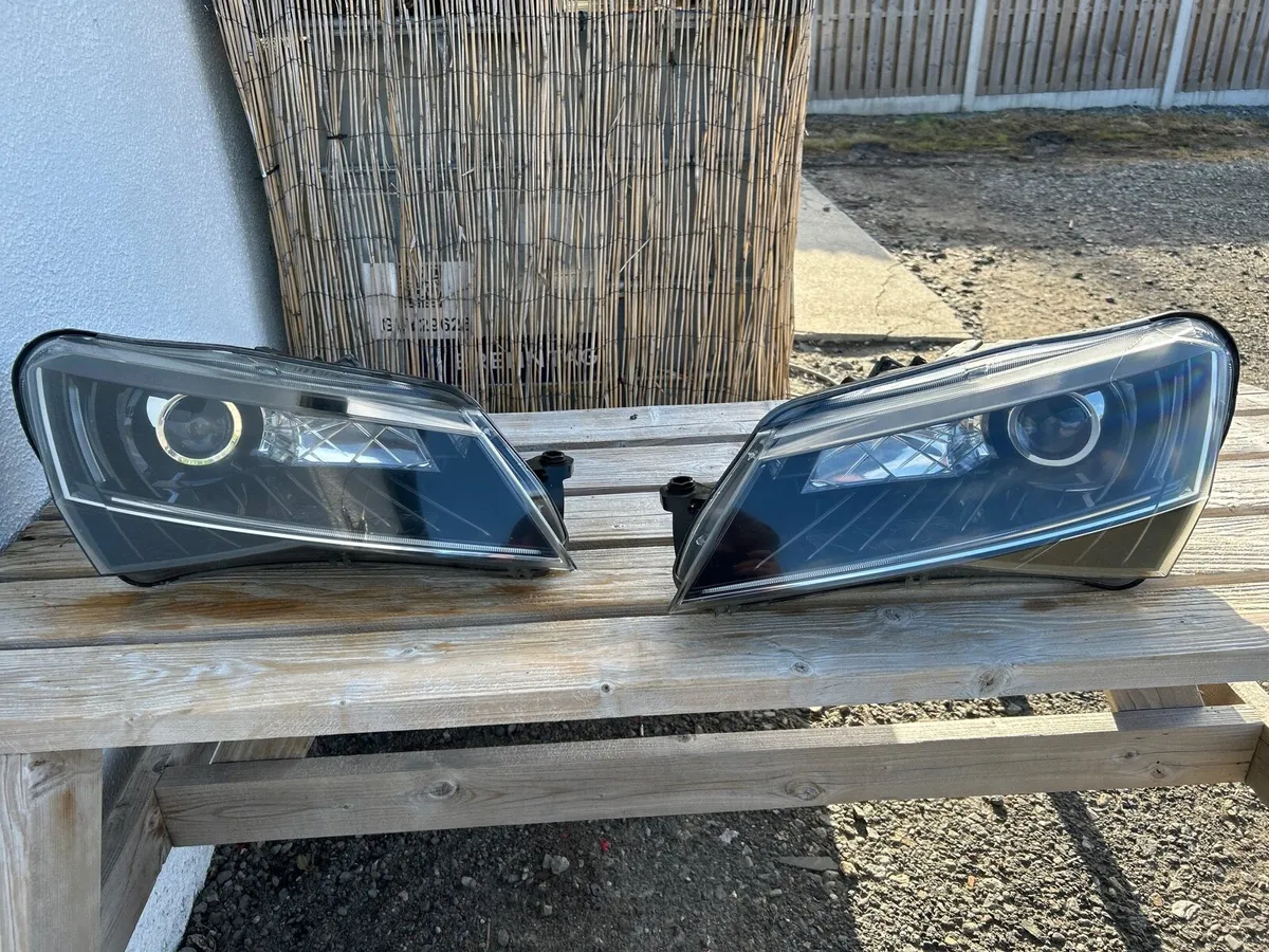 SKODA SUPERB 3V B8 MK3 HEADLIGHTS XENON