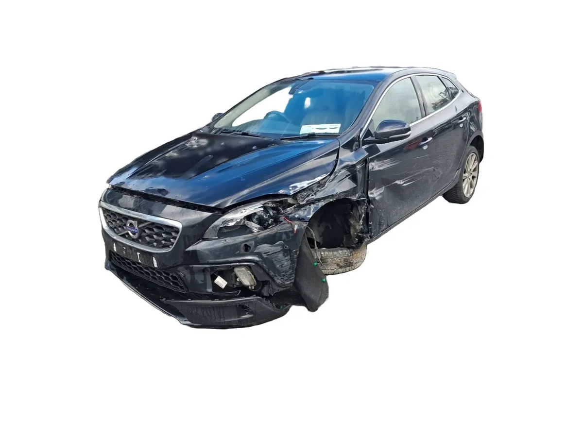 2013 Volvo v40 1.6 Diesel For Breaking/Dismantling - Image 3