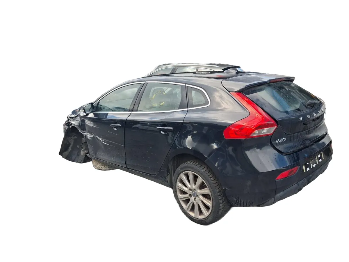 2013 Volvo v40 1.6 Diesel For Breaking/Dismantling - Image 4