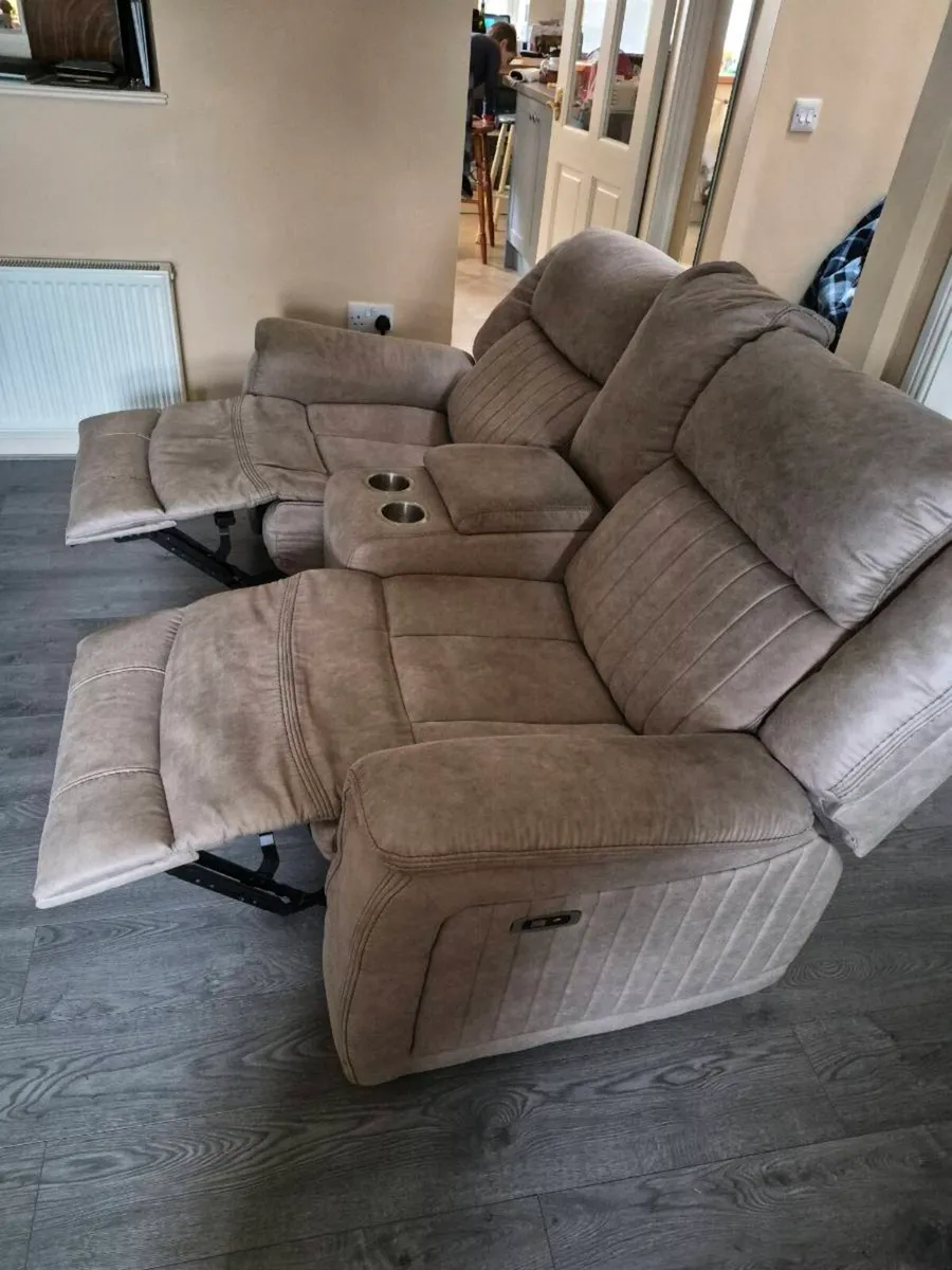 2 Seater Electric Recliner - Image 4